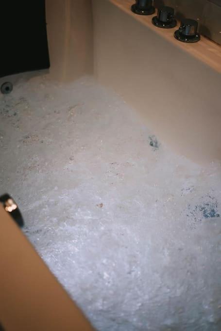 Ultimate Comfort ! Jacuzzi & Sauna. Besançon Zewnętrze zdjęcie
